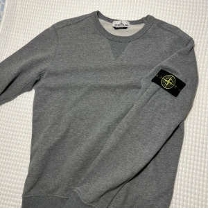 Stone Island Sweatshirt - Använd men i bra skick