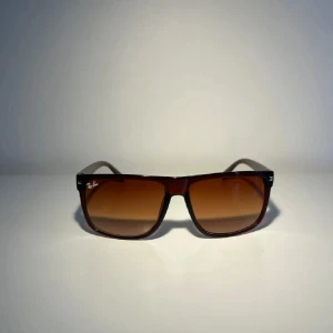 Ray-Ban solglasögon - Helt nya och är ett kap nu inför sommaren