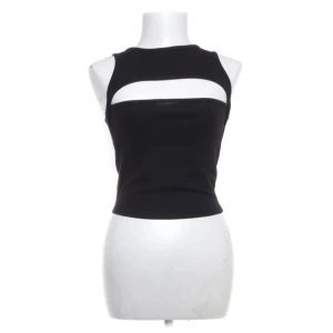 y2k topp - topp från nakd i storlek s. använd ”köp nu”. 17/11-2025