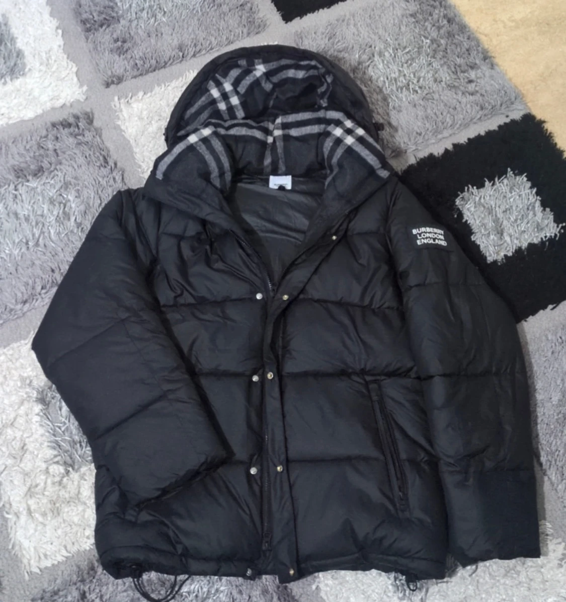 Svart pufferjacka Burberry med avtagbara ärmar