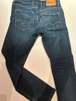 Replay Grover jeans straight fit blå - Snygga mörkblå Replay Grover jeans. Storlek 29-32. Säljes pga blivit för små mig. 
