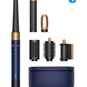 Dyson Airwrap Multi-Styler Complete - Dyson Airwrap Multi-Styler Complete i blå/koppar med flera tillbehör för styling, inklusive borstar och locktillbehör. Produkten ser ut att vara i mycket gott skick utan synligt slitage. Perfekt för att skapa olika frisyrer med professionellt resultat hemma.