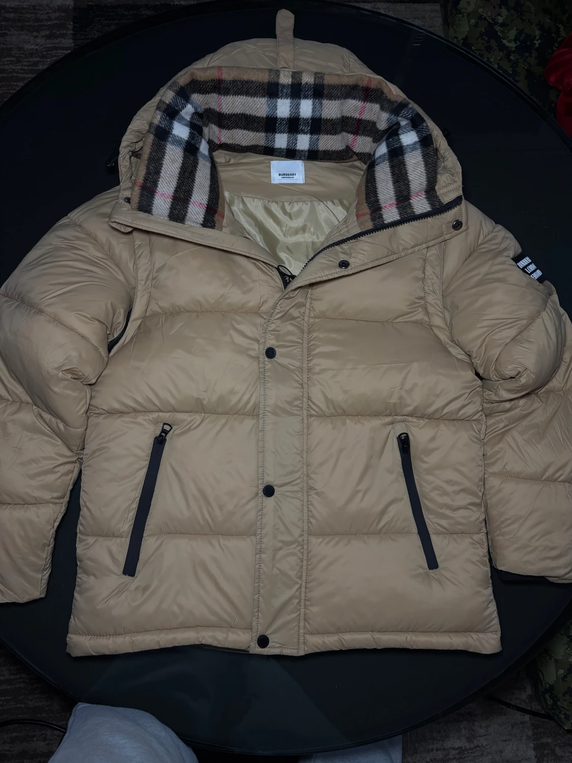 Beige pufferväst från Burberry - 4