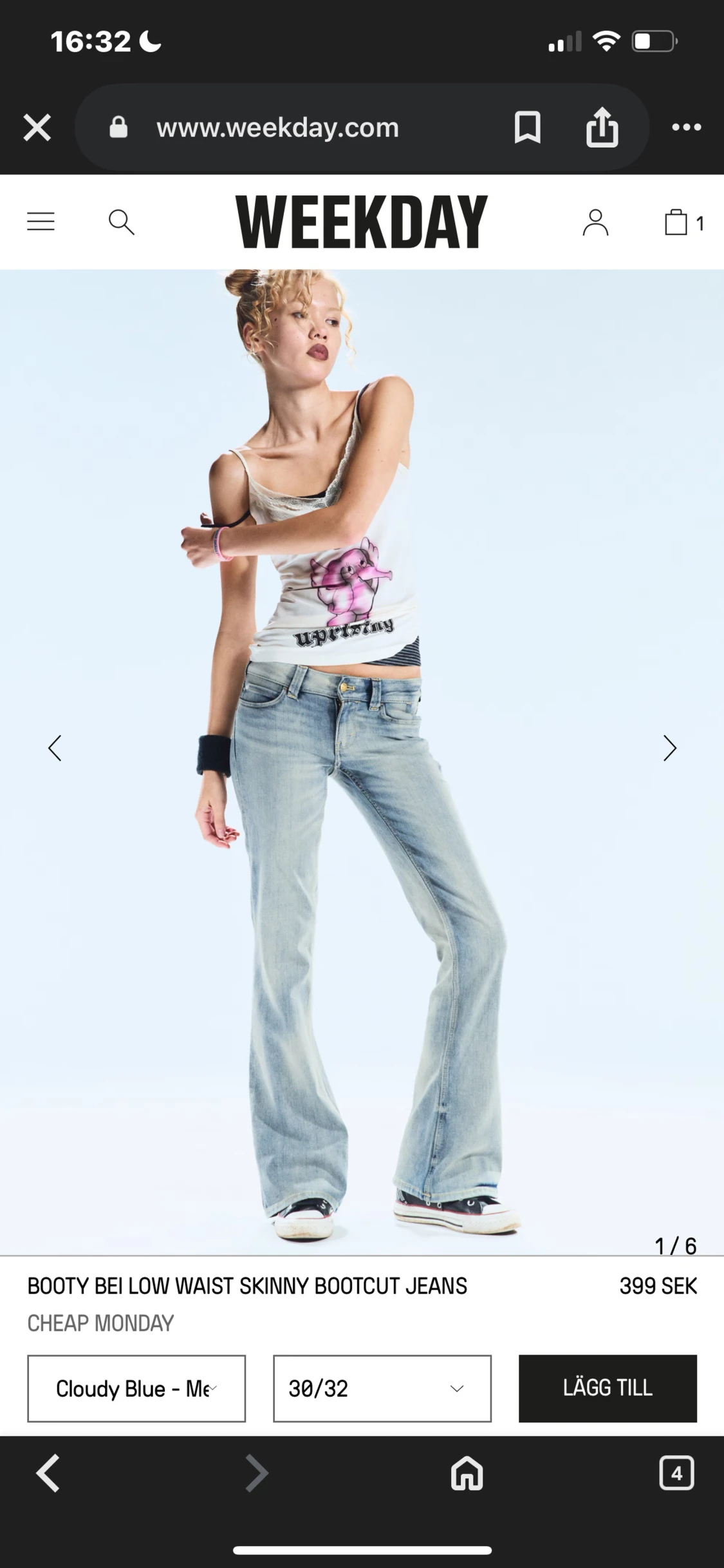 Bootcut jeans i ljusblå från Cheap Monday