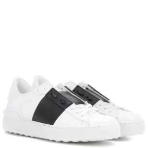 Valentino skor  - de är i storlek 35 men ja har 37/38 och de passar super, äkta !!