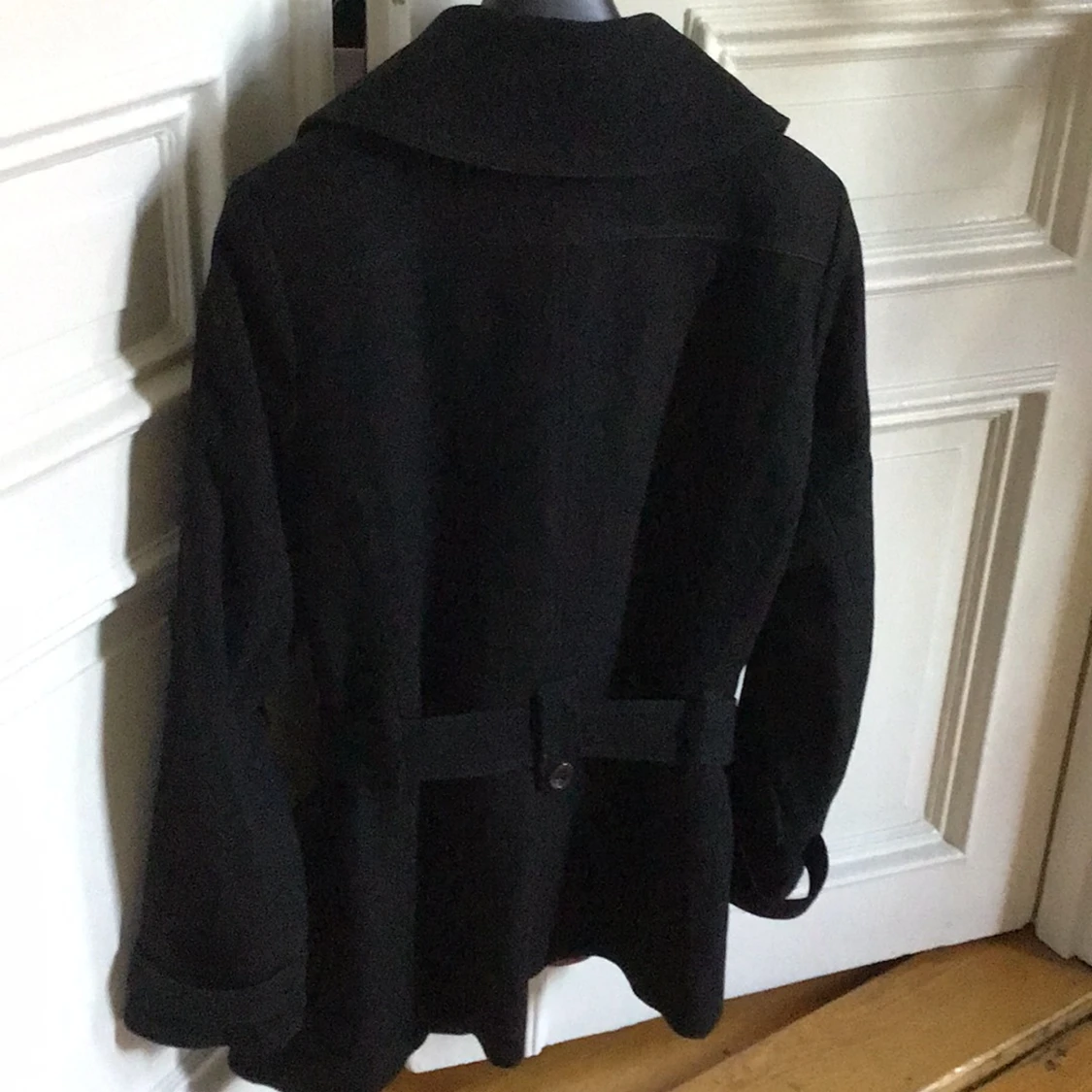 Svart kappa med bälte från BZR - 1