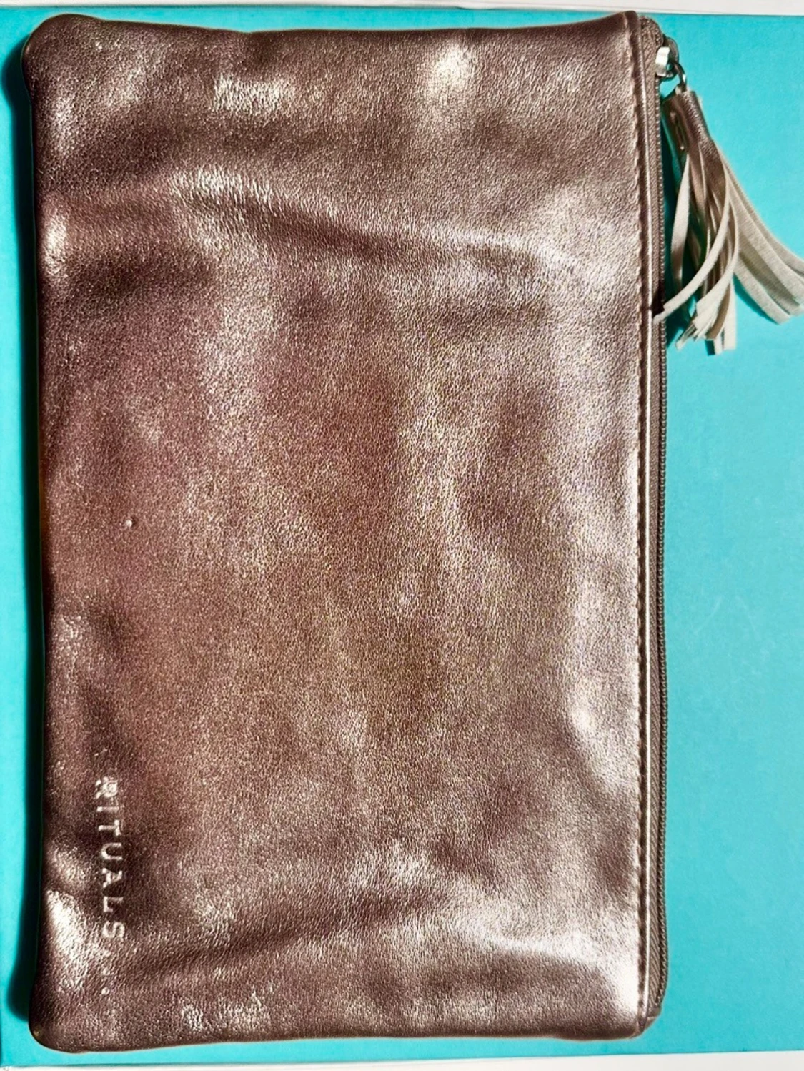 Två sminkväskor från Rituals och en från Shiseido