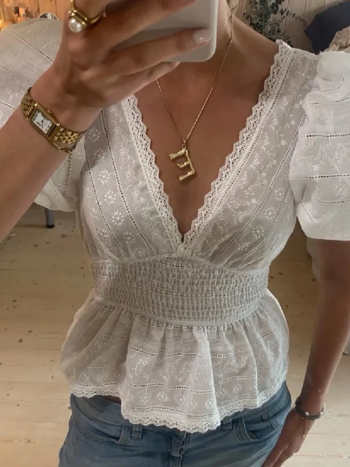 Vit blus med spets och puffärm - 1