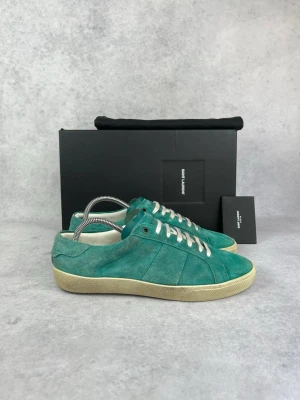 Saint Laurent sl/06 sneakers  - – Condition: 8/10  – What is included: Dustbag  – Retail price: 7000 + SEK