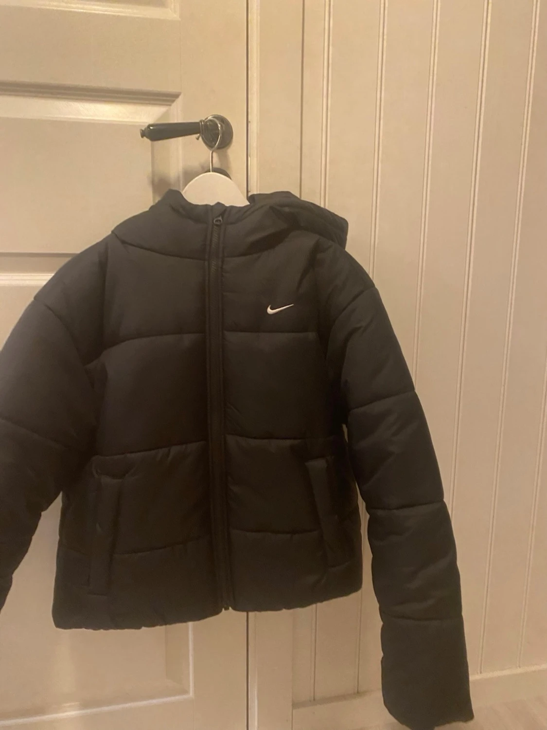 Svart pufferjacka från Nike