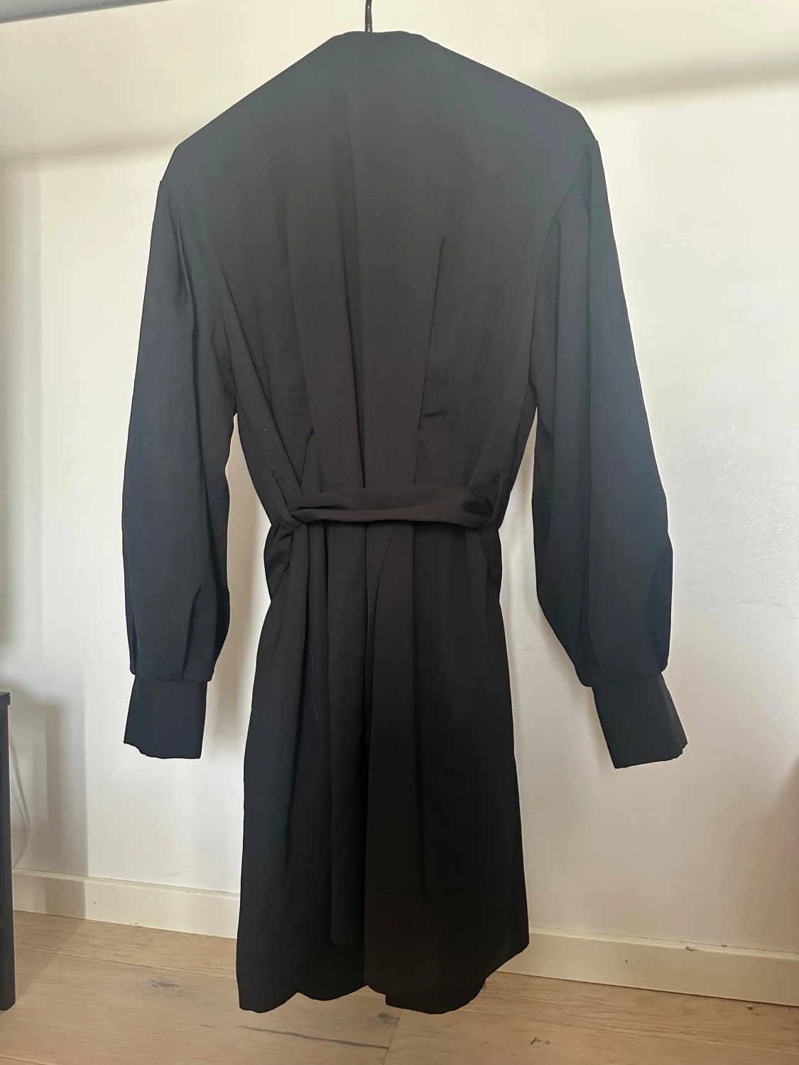 Svart omlottklänning från NA-KD - 2