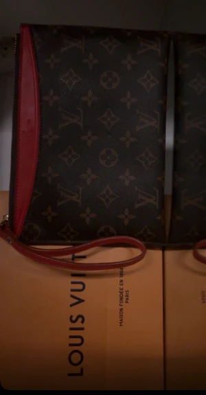 Kuvertväska  - Röd och brun 