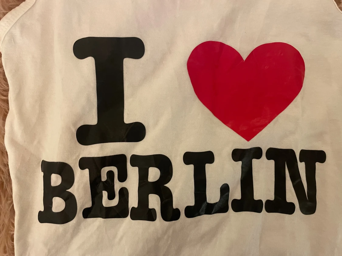 Vit linne med I ❤️ Berlin-tryck - 1