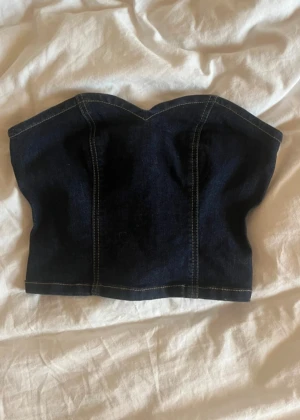 Jeanstopp - Superfin jeanstopp med bruna sömmar💕 Säljer då den inte kommer till användning  Endast testad så är i mycket bra skick💕