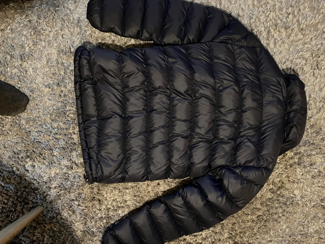 Svart dunjacka från Peak Performance XS - 2