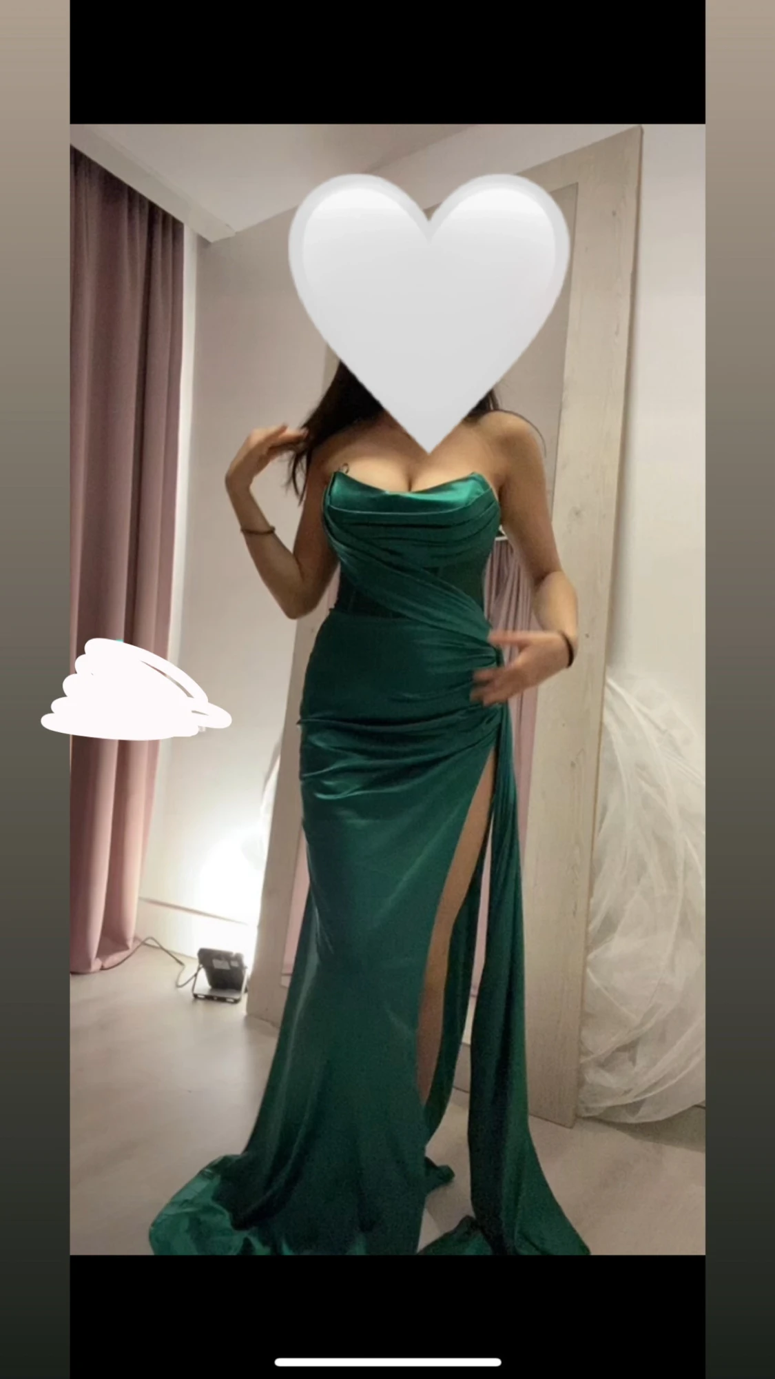 Grön axelbandlös lång balklänning