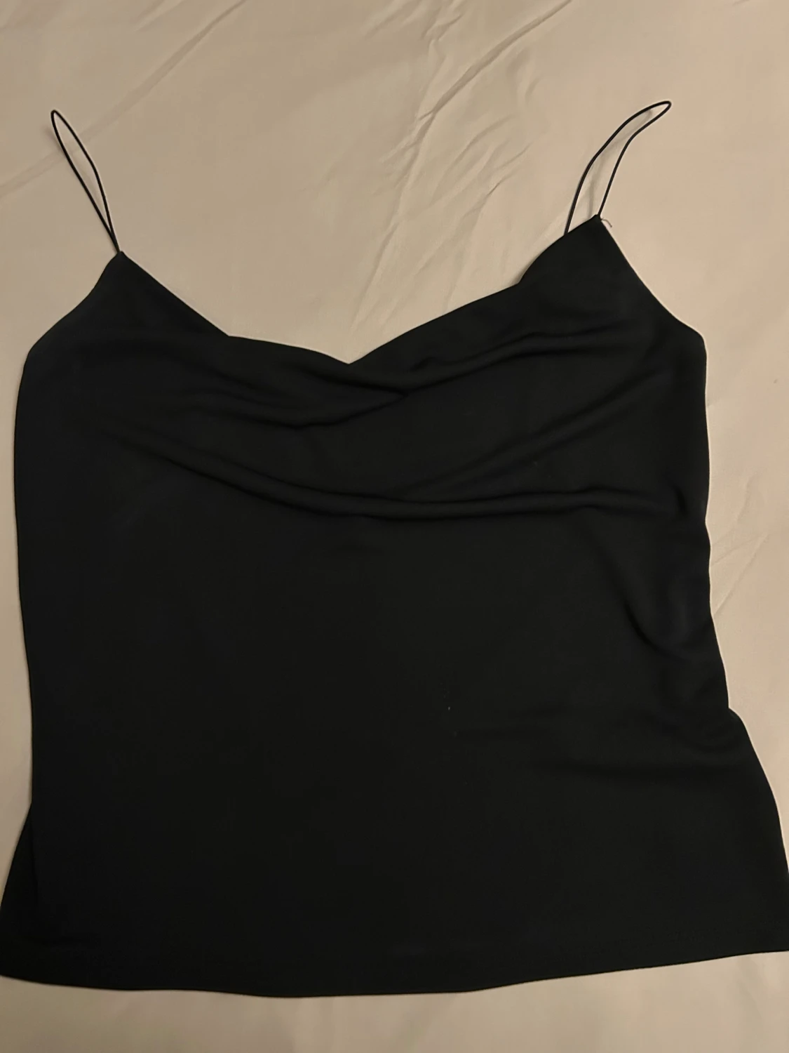  Ny Svart linnetopp från Gina Tricot - 2