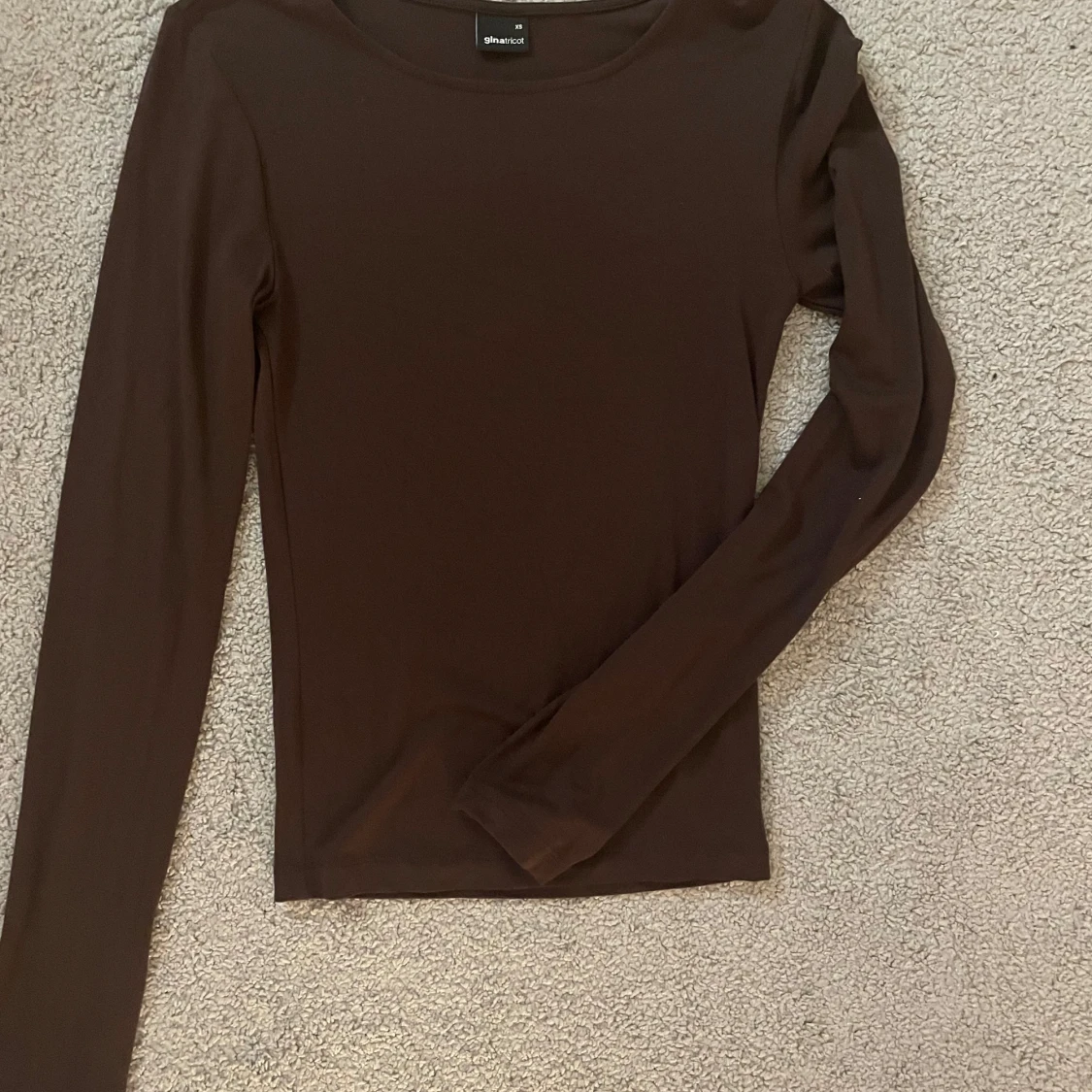 Brun långärmad topp från Gina Tricot