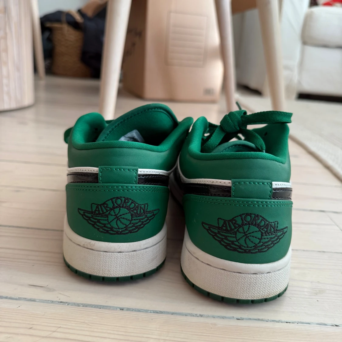 Nike Air Jordan 1 Low Pine Green - 1