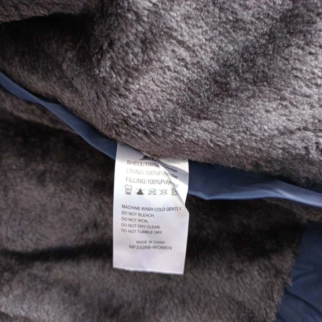 Blå pufferjacka med huva och fuskpäls - 4