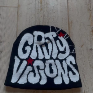  Grvty Visions Beanie - Helt Ny. Priset kan diskuteras.