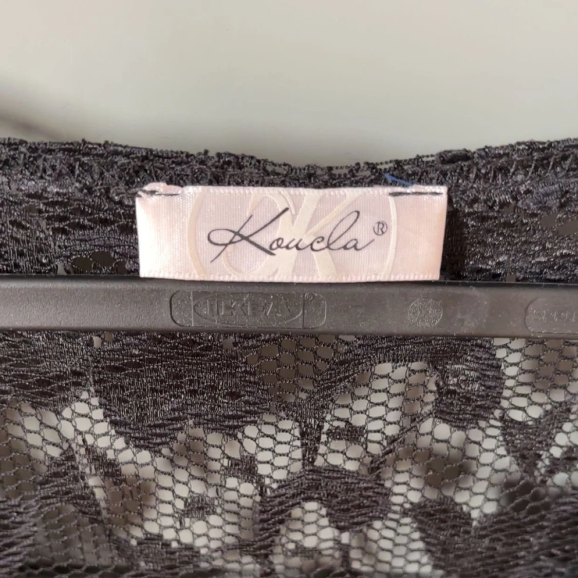 Svart spetsklänning från Koucla - 1