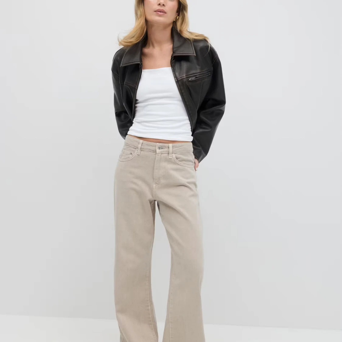 Beiga manchesterbyxor med raka ben