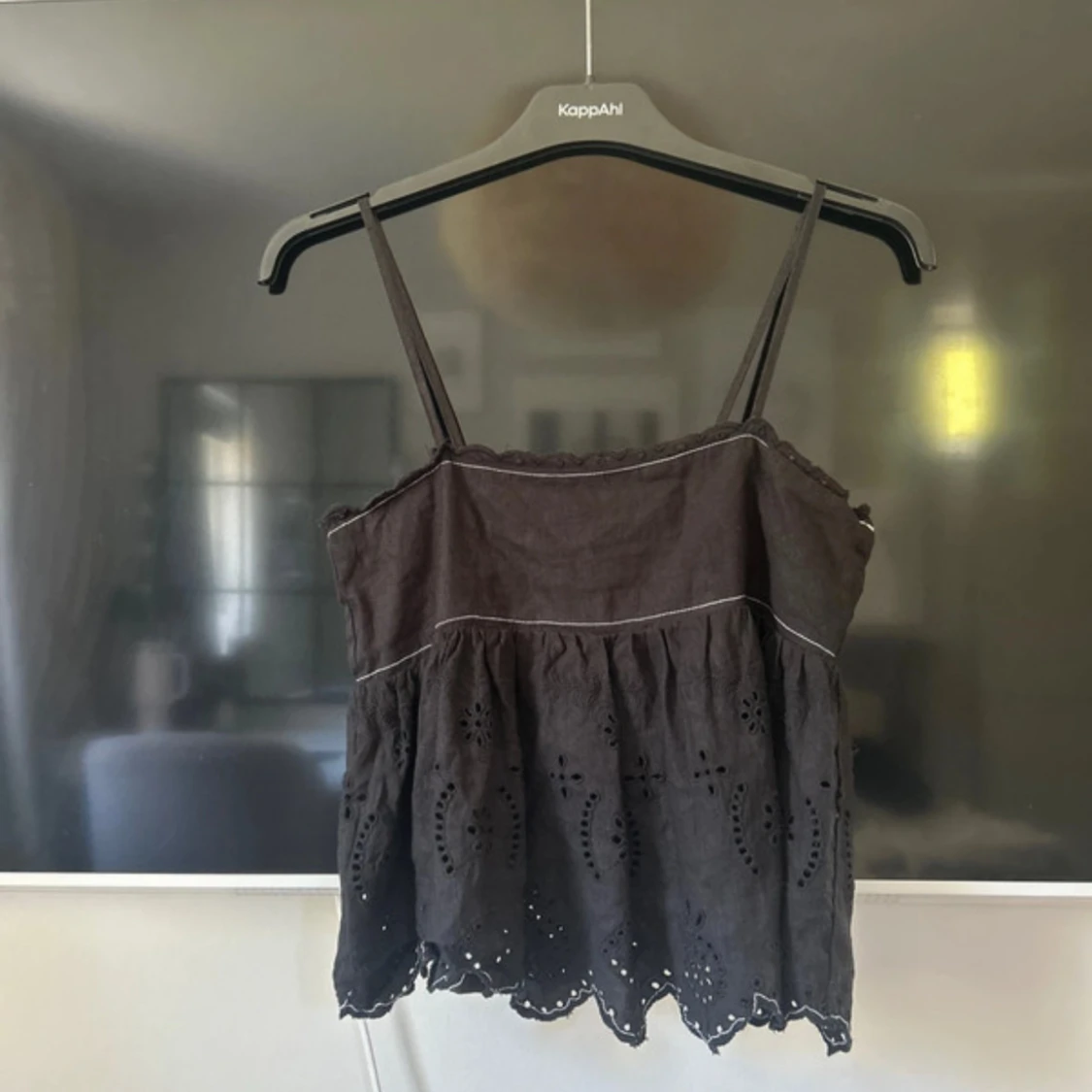 Svart broderad linnetopp från Zara