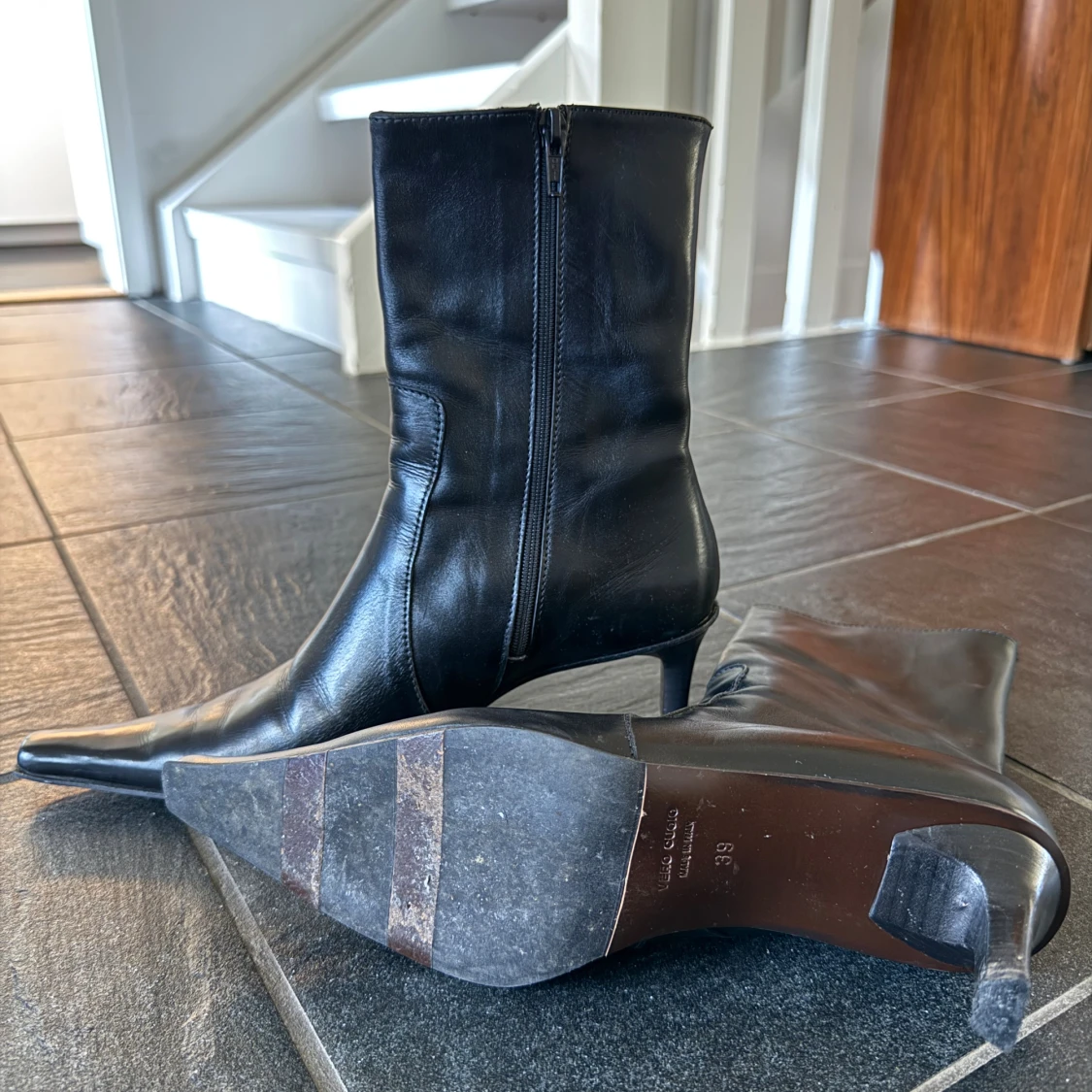 Svarta stövletter med spetsig tå - 2