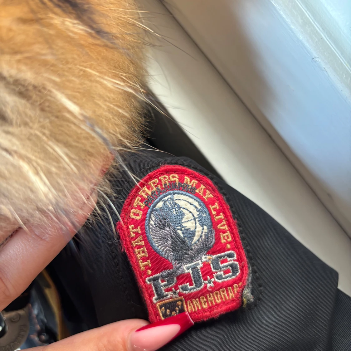 Svart Parajumpers parkas med päls - 2