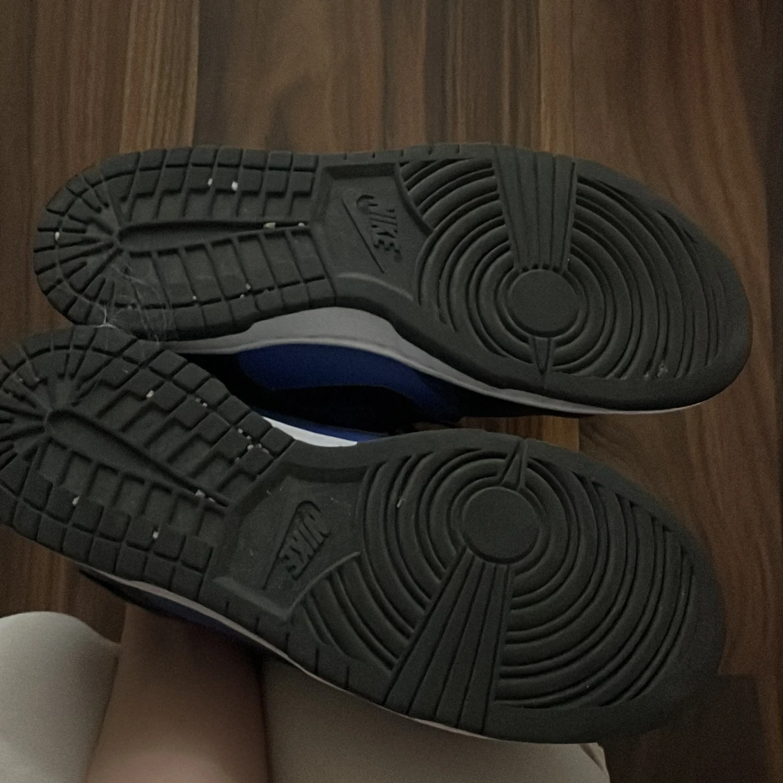 Nike Dunk Low blå och svarta sneakers - 3