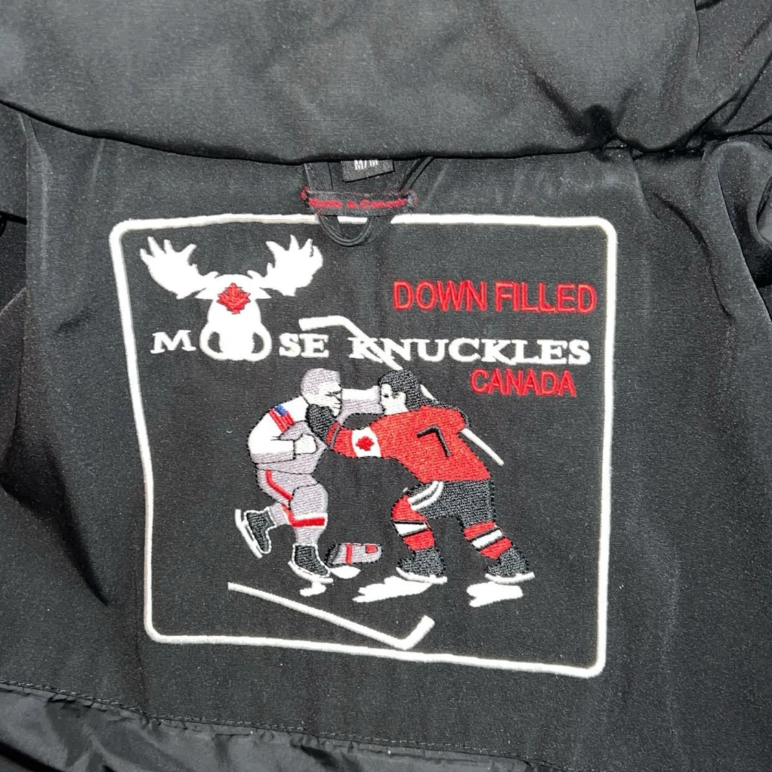 Svart dunjacka Moose Knuckles med päls - 3