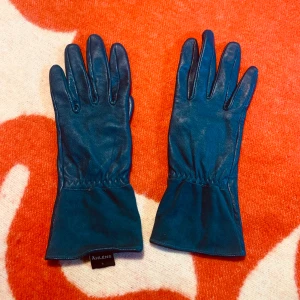 Handskar turkos  - Turkosa handskar vantar 