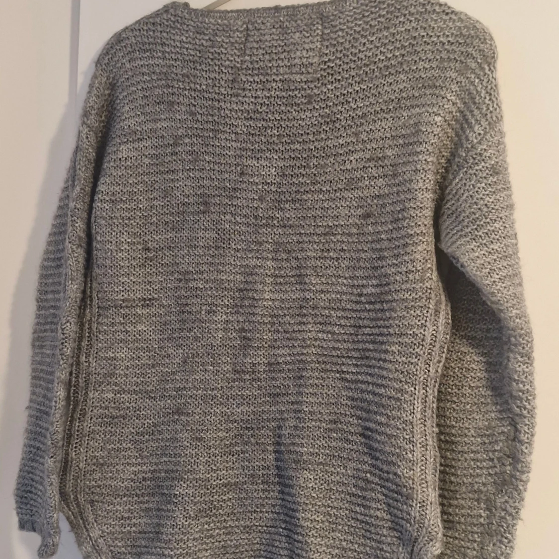 Grå stickad tröja från Bondelid - 1
