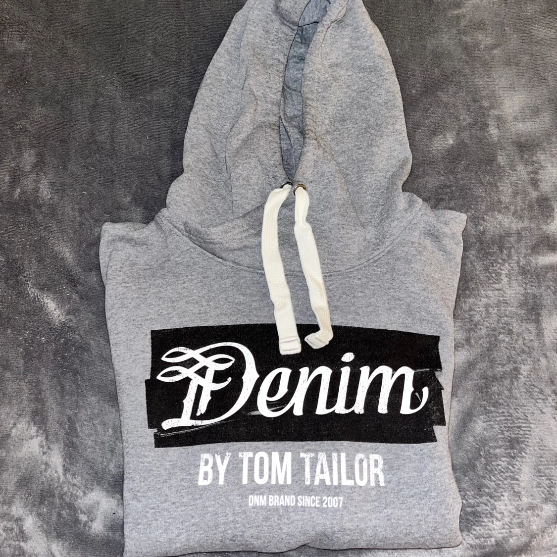 Grå hoodie från Tom Tailor Denim