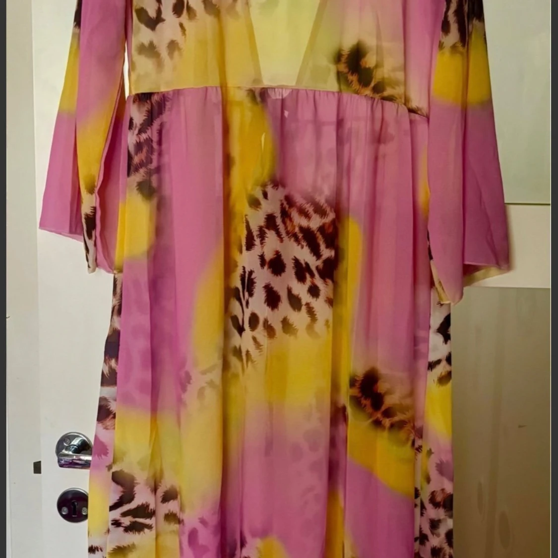 Långklänning leopardmönstrad Estee Brown - 1