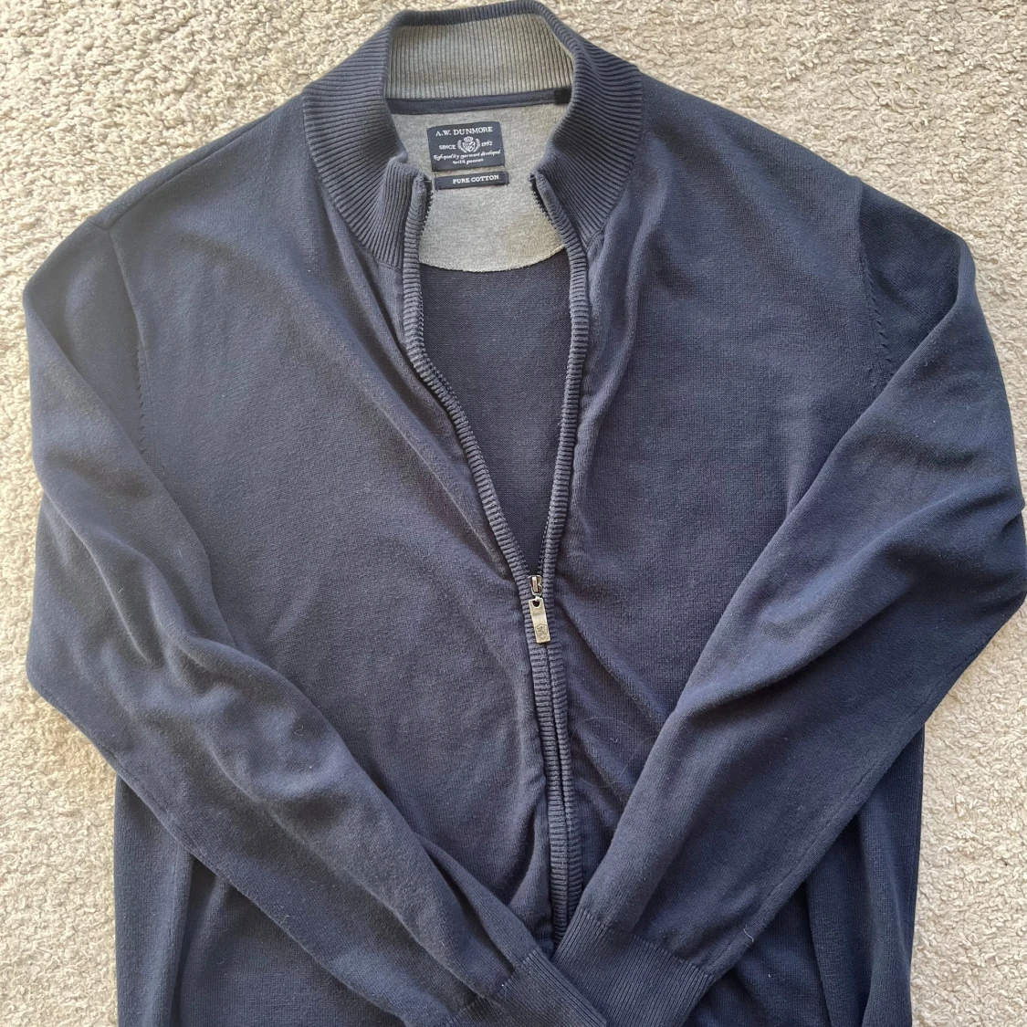 Mörkblå kofta från A.W. Dunmore - 1