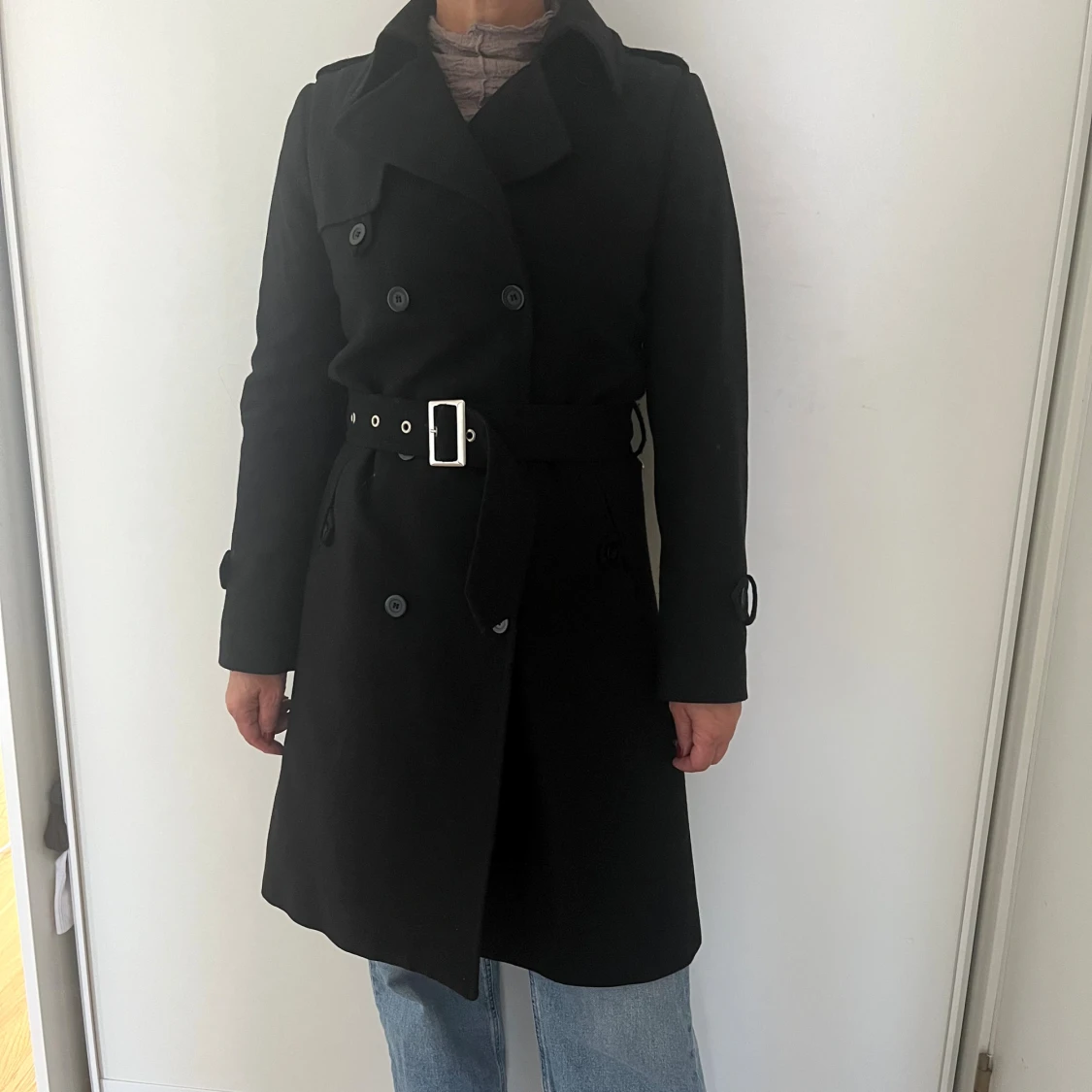 Svart trenchcoat från Filippa K XS