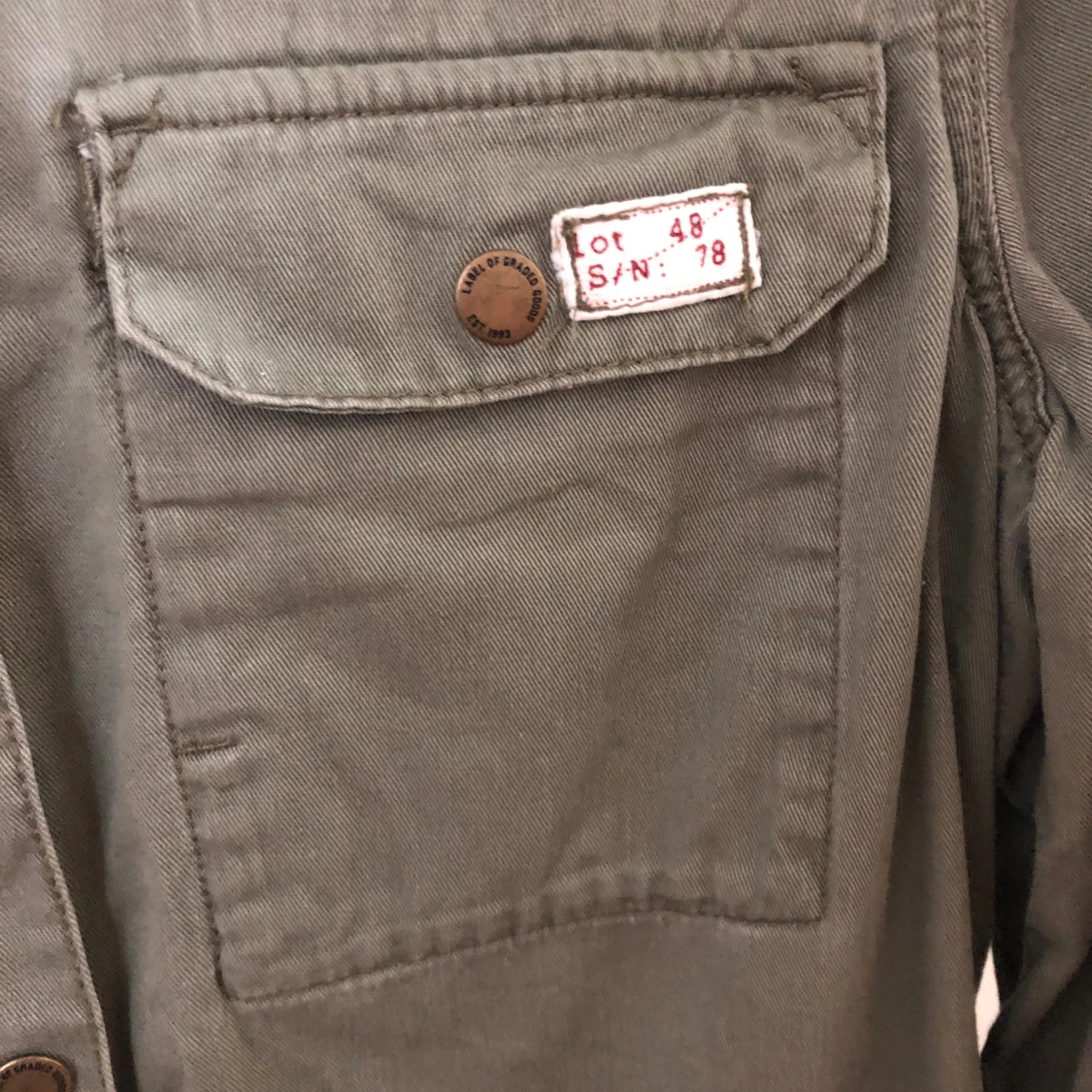 Grön overshirt med fickor - 1