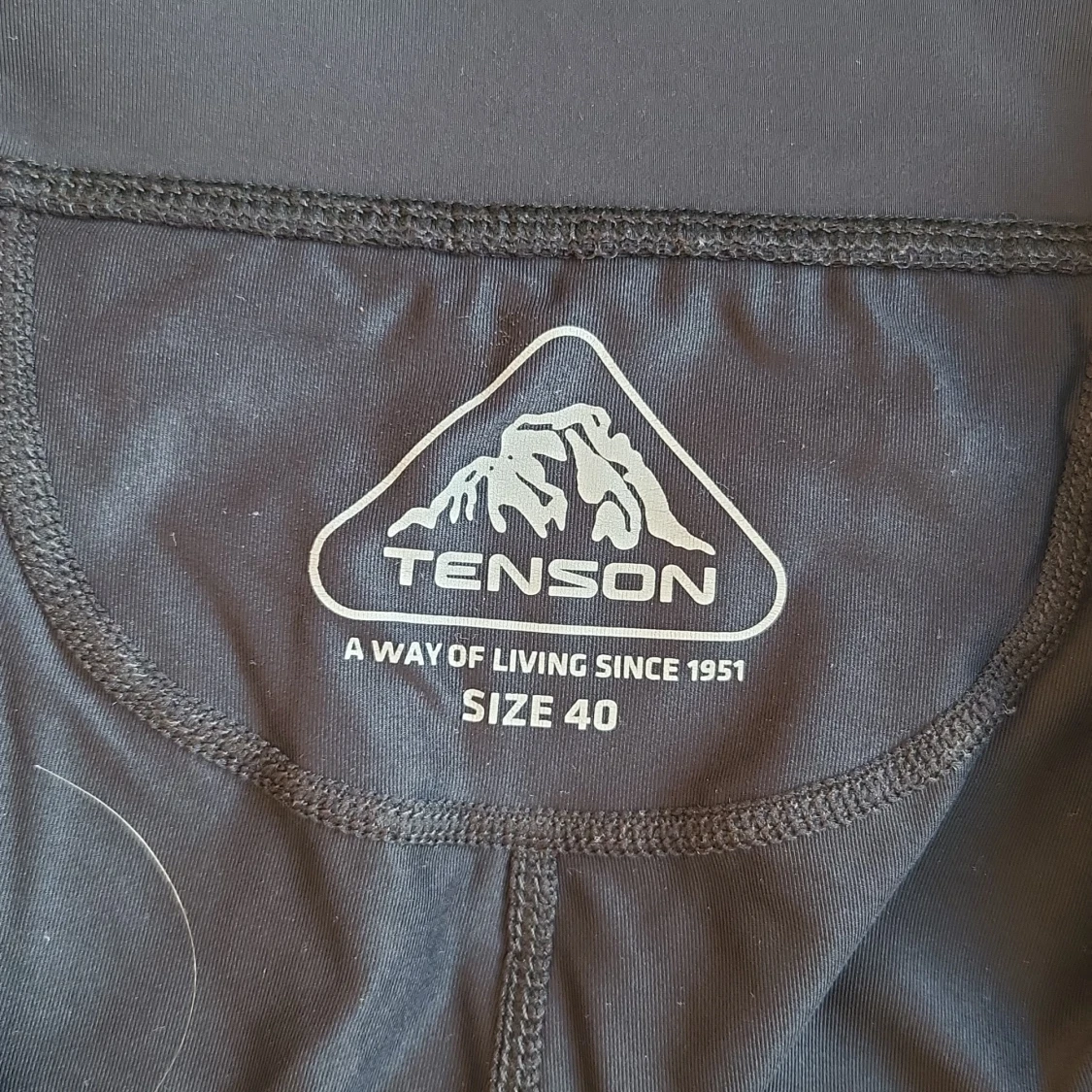 Svarta träningsbyxor från Tenson - 2