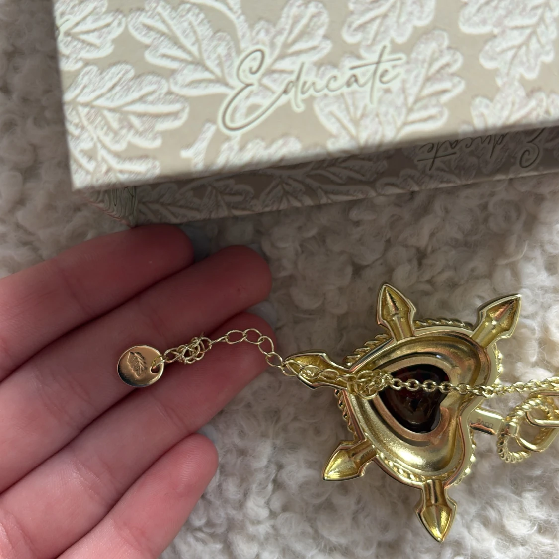 Guldigt halsband med hjärthänge - 3