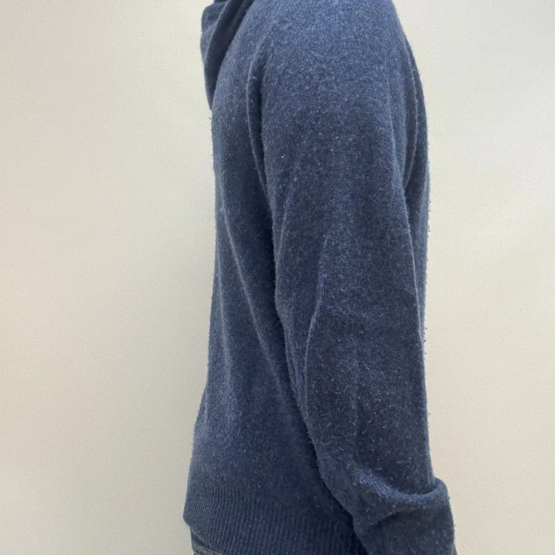 Soft goat Blå stickad hoodie med snörning - 1