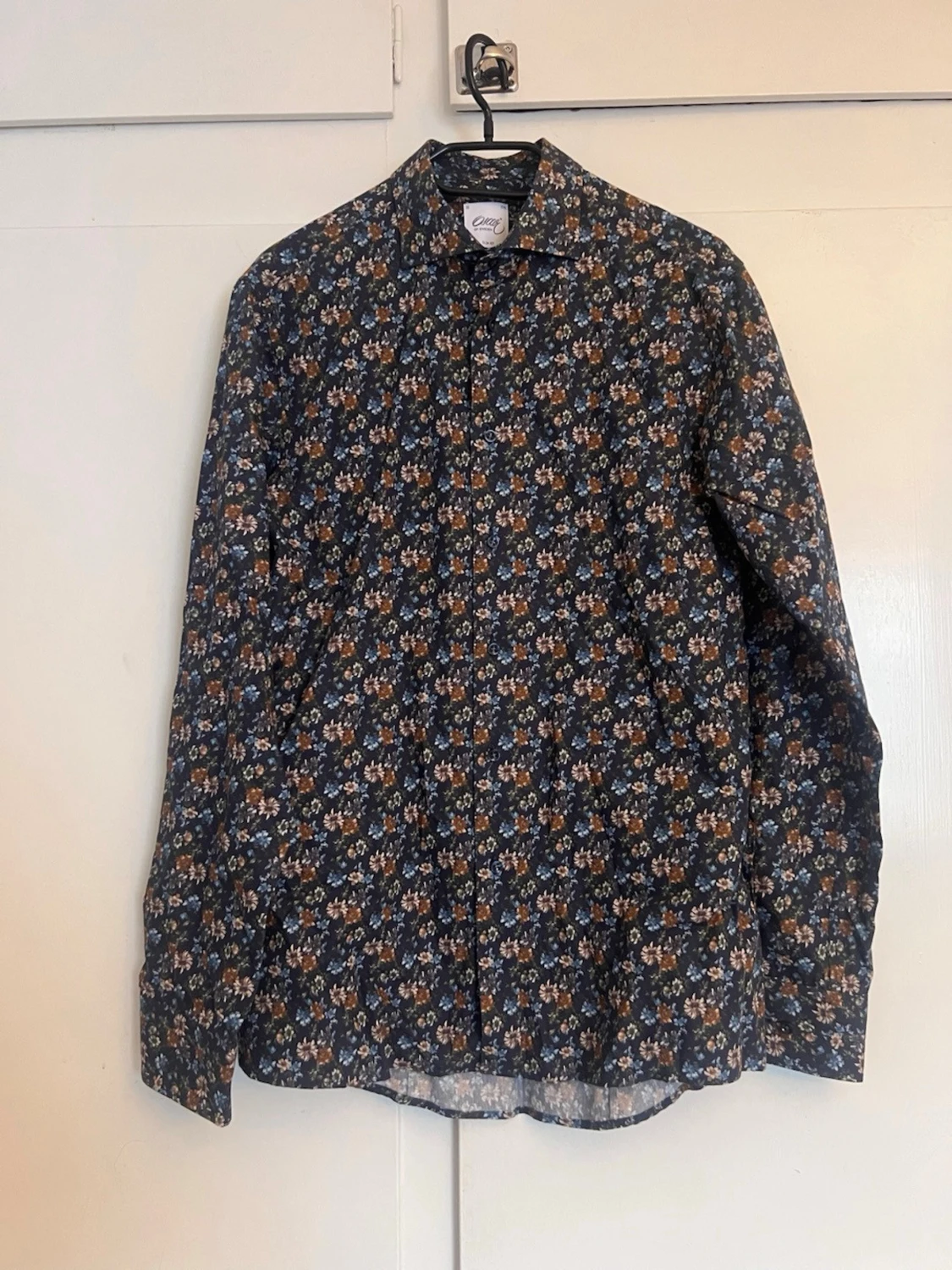 Blommig skjorta från Oscar of Sweden