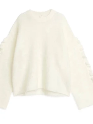 Volang stickad tröja Arket - Jag säljer min jättesöta stickad tröja från arket, nypris är 1000kr och den säljs inte längre! Jag har använt några gånger, men är i ett perfekt skick! 