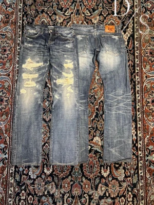 Eternal Japan distressed jeans - Helt sjuka jeans som jag köpt från Japan, de är gjorda i Japan och är rätt dyra i nypris. De har riktigt snygga lagningar dock så är de fläck på en av lagningen men de syns knapppt när man använder. Midja: 38cm Längd:96cn Benöppning:19cm