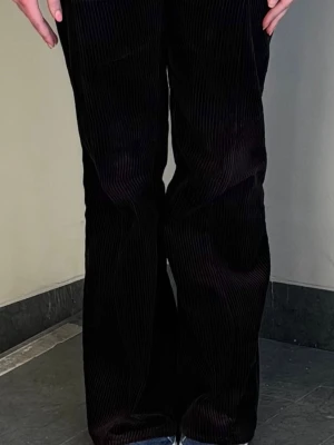 Manchesterbyxor - Mörkgröna unika manchesterbyxor💚💗