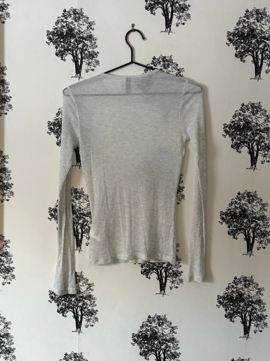 Ljusgrå ribbad långärmad topp H&M - 1