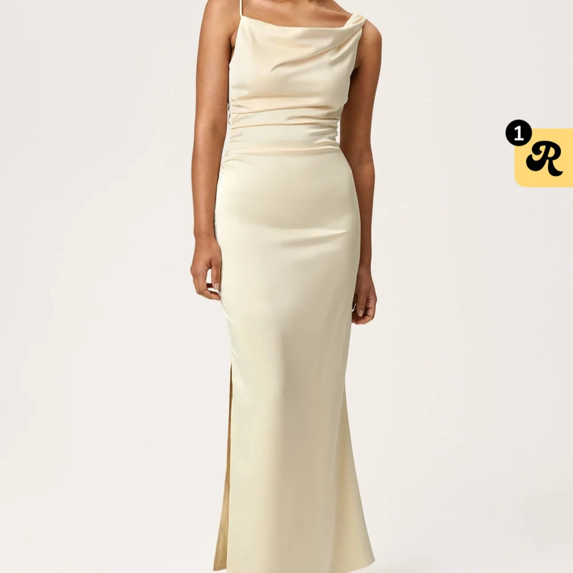 Ljus långklänning med slits från Adoore - 1