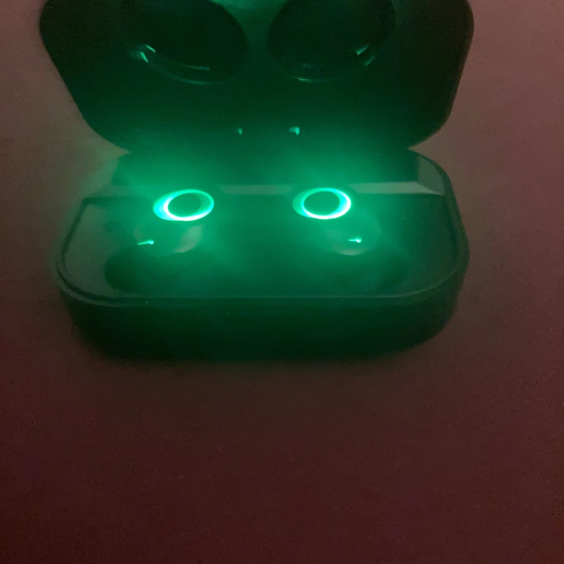 Trådlösa hörlurar med LED-display och laddningsetui - 2