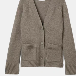 Wera kofta - Fin kofta från Wera, orginalspris 899, väldigt fint skicka nästan som ny. Skriv om ni har några fler frågor💗